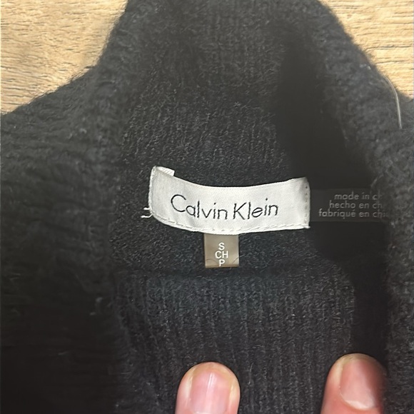 Woman’s Calvin Klein Wool/ Acrylic blend soft black turtle neck sweater. Size S. - Picture 5 of 5